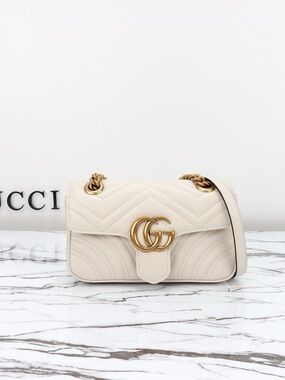 Gucci GG Marmont Small handbag in white